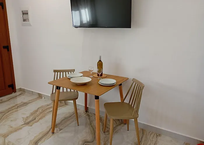 Mellifera يميناريا